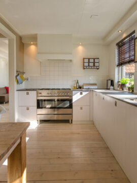 Maintaining a clean kitchen through reoccurring cleaning services